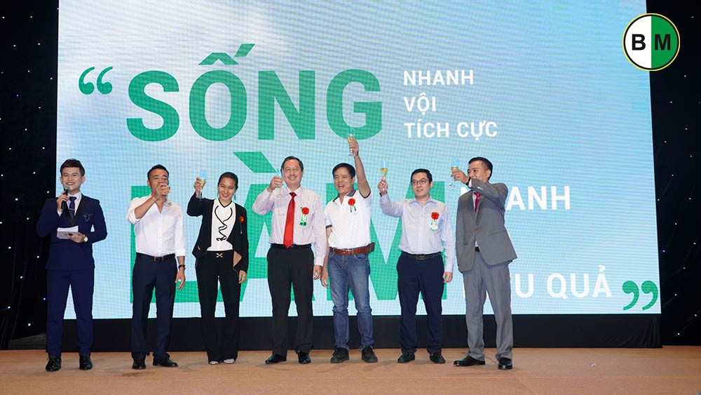 hinh-anh-doi-ngu-lanh-dao